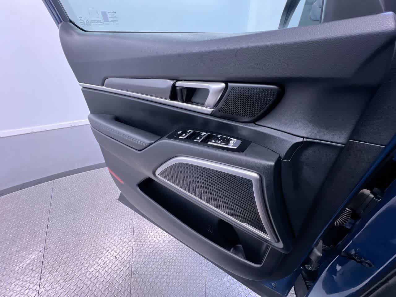 Used 2025 Kia Telluride S AWD/4WD image 34