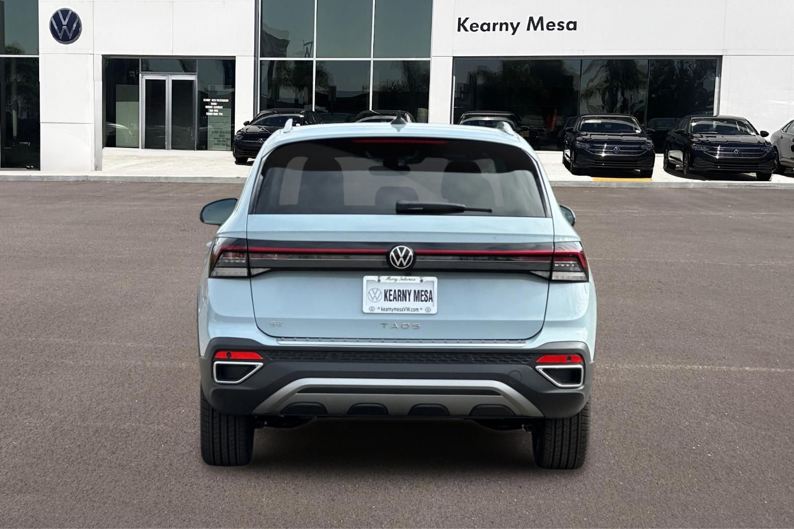 New 2026 Volkswagen Taos SE FWD image 5