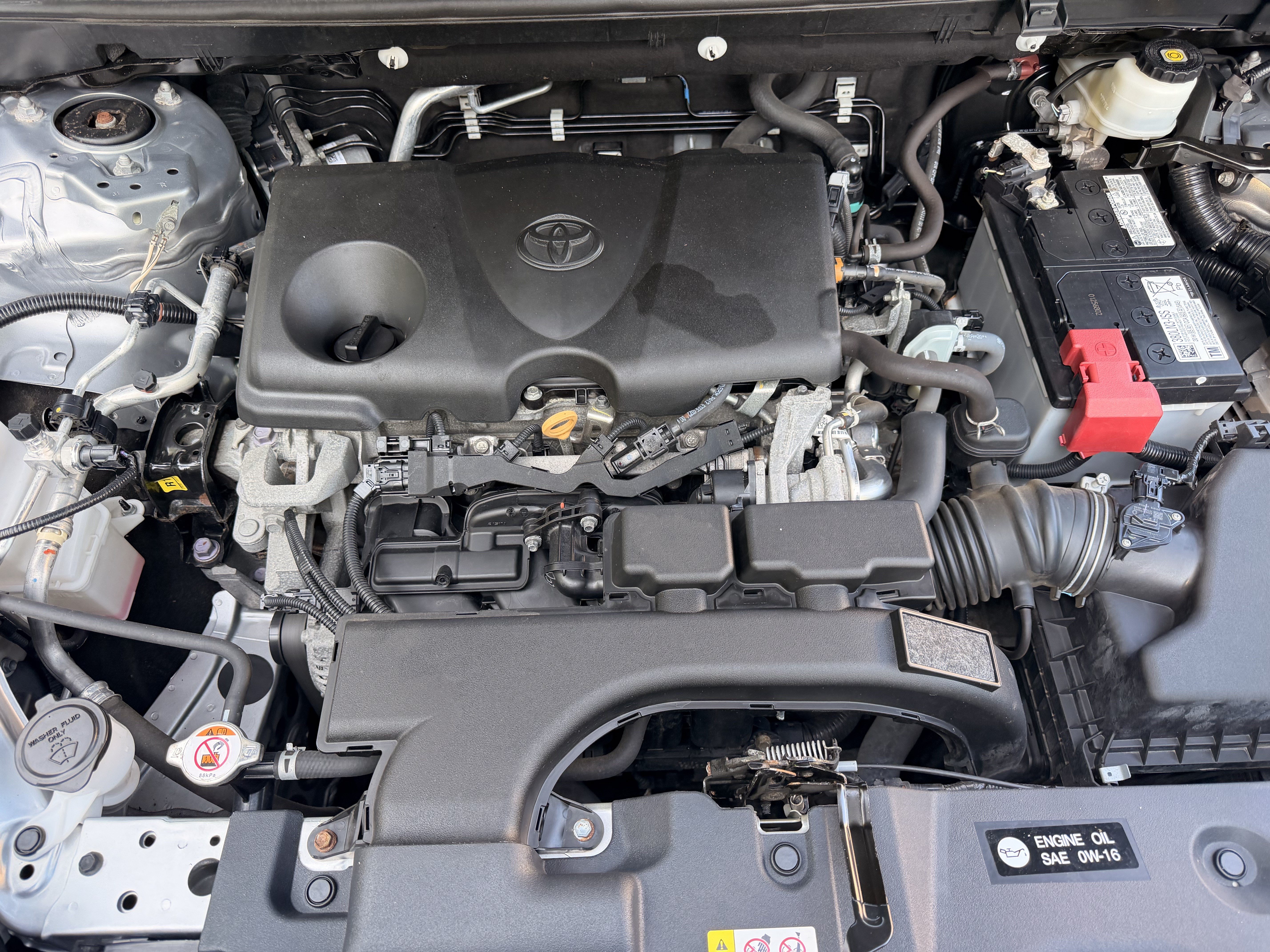 Used 2021 Toyota RAV4 LE AWD/4WD image 30