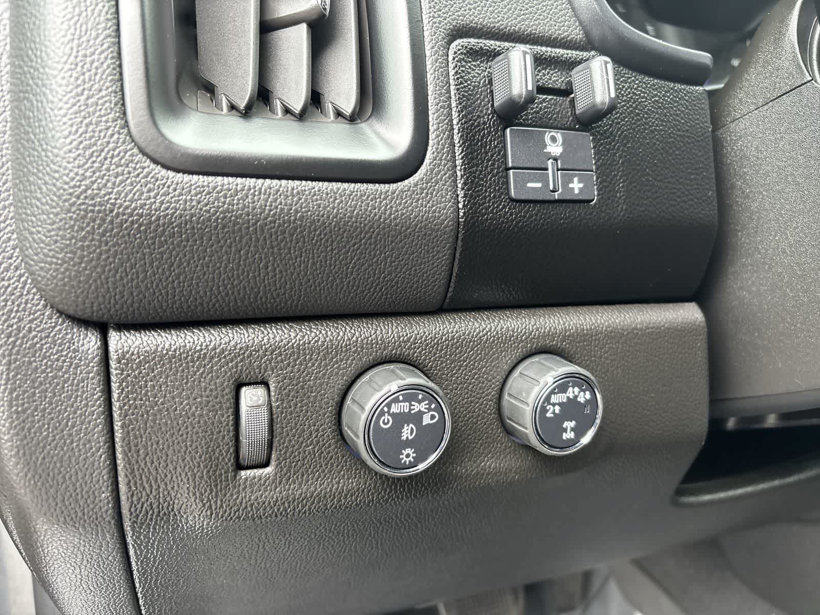 Used 2019 Chevrolet Colorado LT w/ LT Convenience Package AWD/4WD image 10