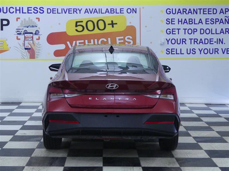 Used 2025 Hyundai Elantra SEL image 6