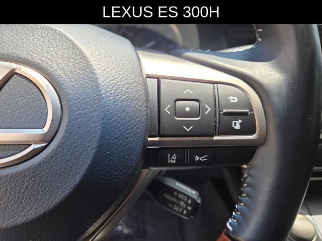 Used 2017 Lexus ES 300h w/ Luxury Package FWD image 29