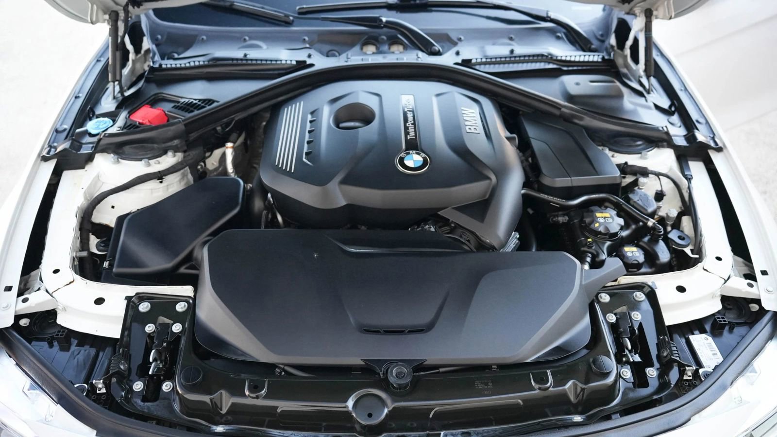 Used 2018 BMW 330i xDrive Sedan w/ Convenience Package image 18