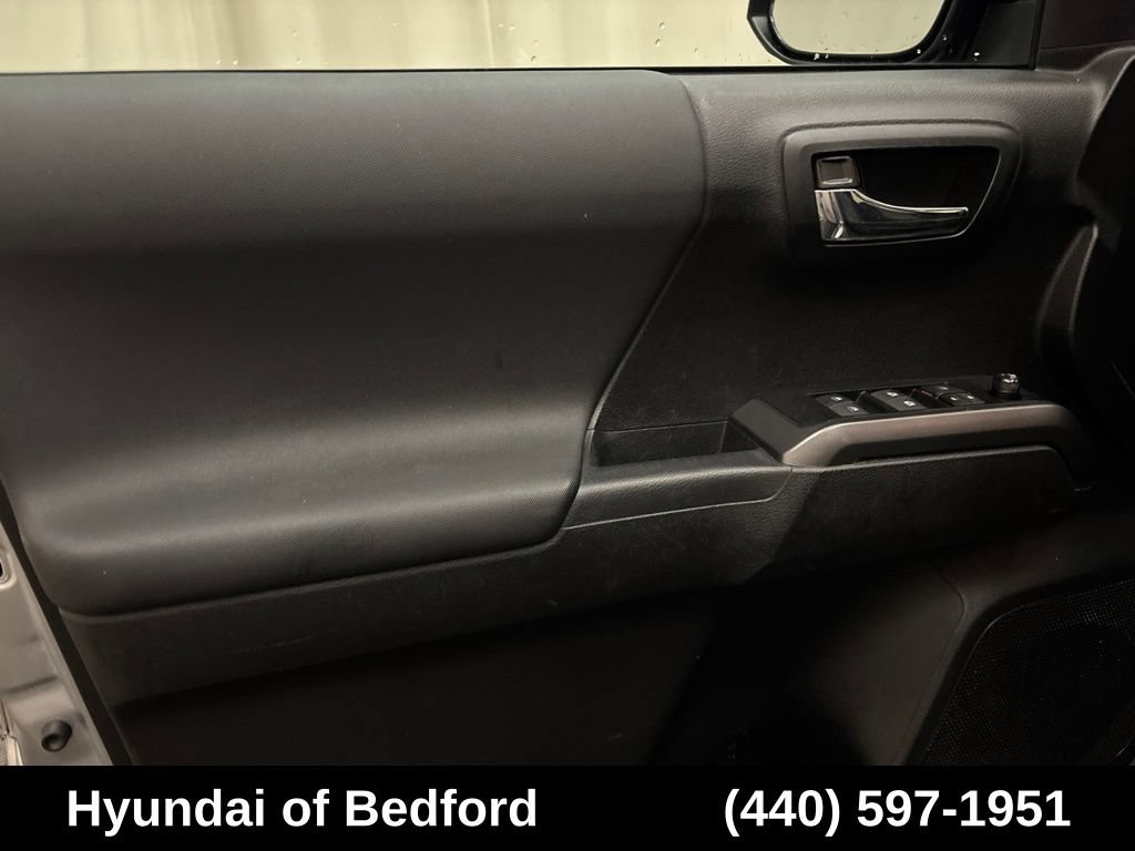 Used 2023 Toyota Tacoma TRD Sport AWD/4WD image 12