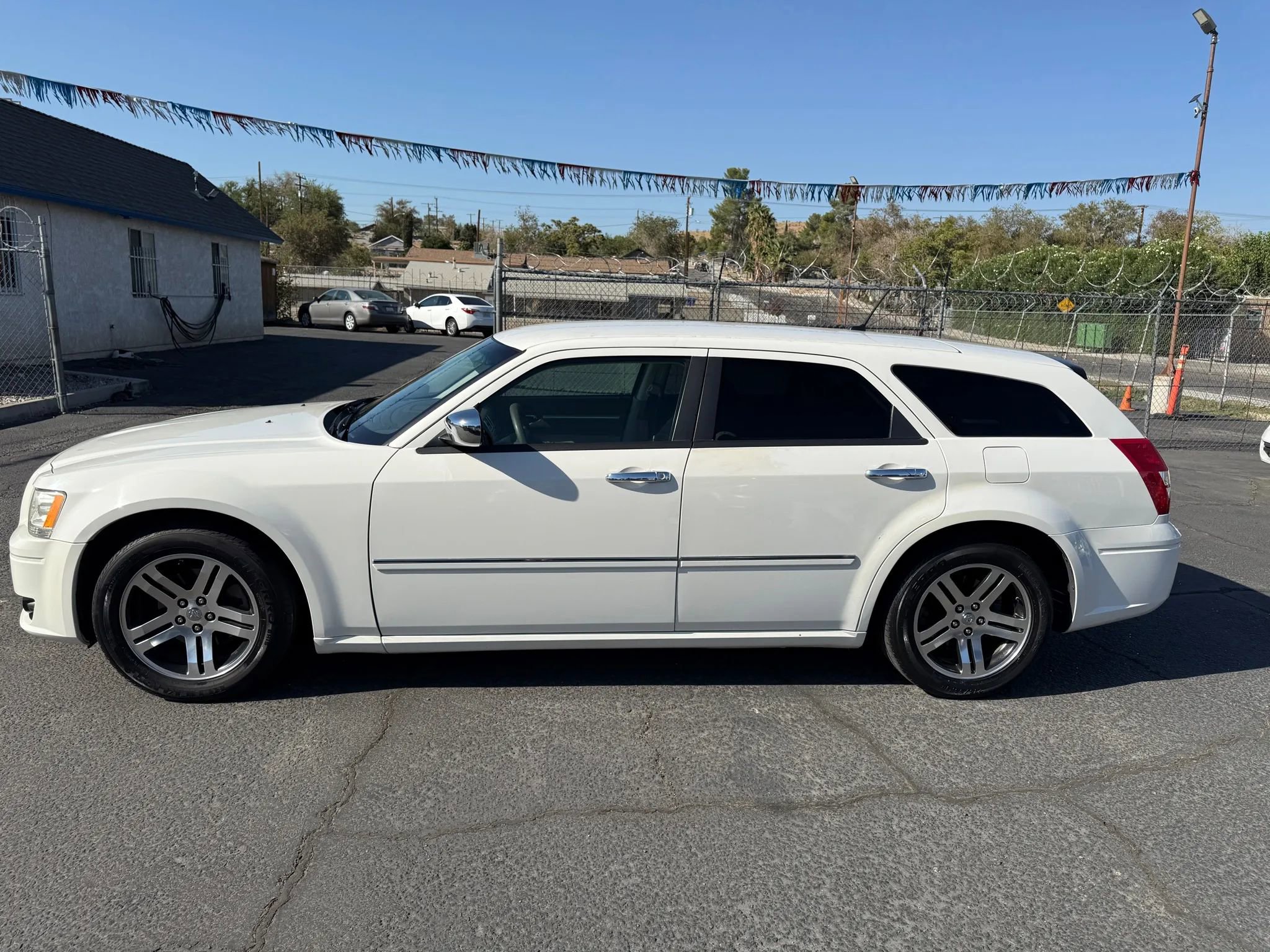 Used 2008 Dodge Magnum SXT image 3