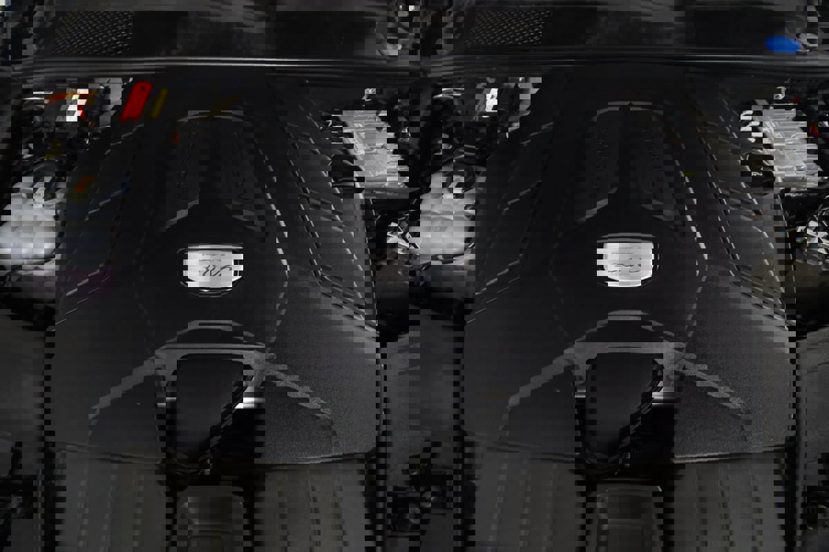 Used 2022 Porsche Cayenne Platinum Edition w/ Premium Package Plus image 48