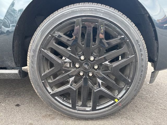 New 2026 Ford Expedition Max Platinum image 9