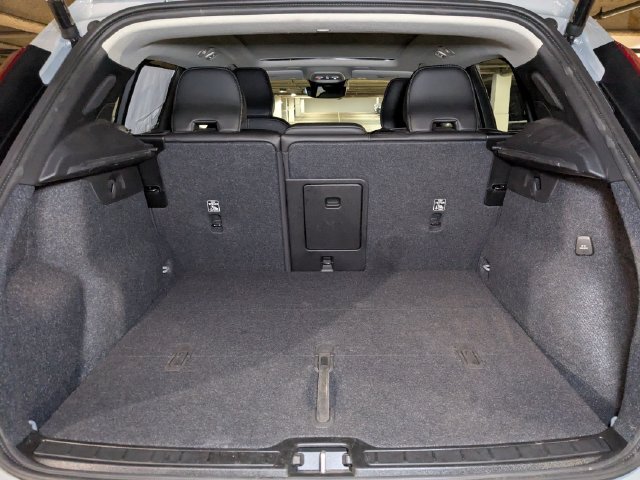 New 2025 Volvo XC40 B5 Ultra w/ Climate Package AWD/4WD image 28