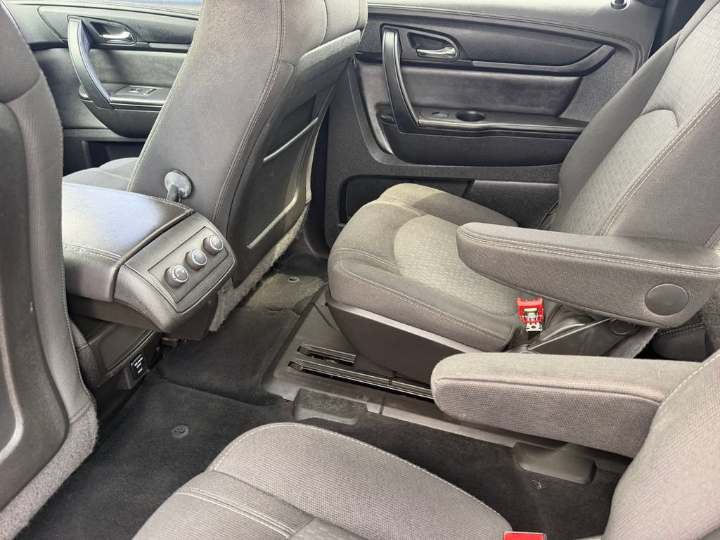 Used 2015 GMC Acadia SLE FWD image 17