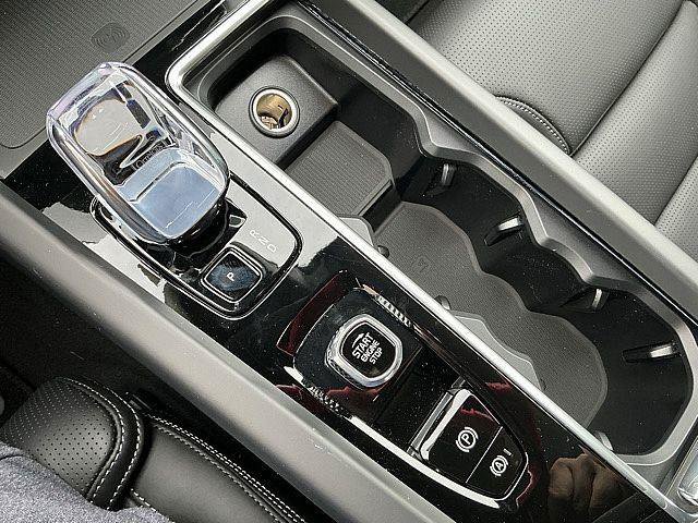 New 2026 Volvo XC60 B5 Ultra w/ Climate Package AWD/4WD image 17