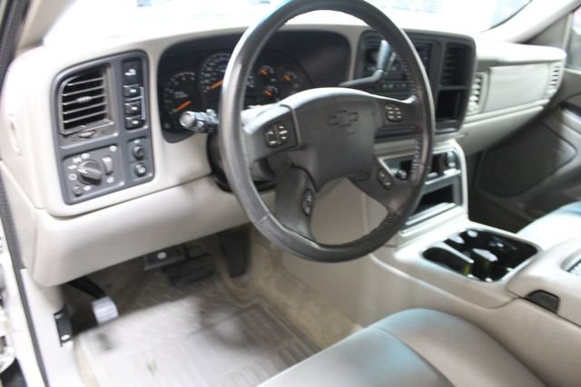 Used 2005 Chevrolet Silverado 2500 LT w/ Heavy-Duty Power Package AWD/4WD image 15