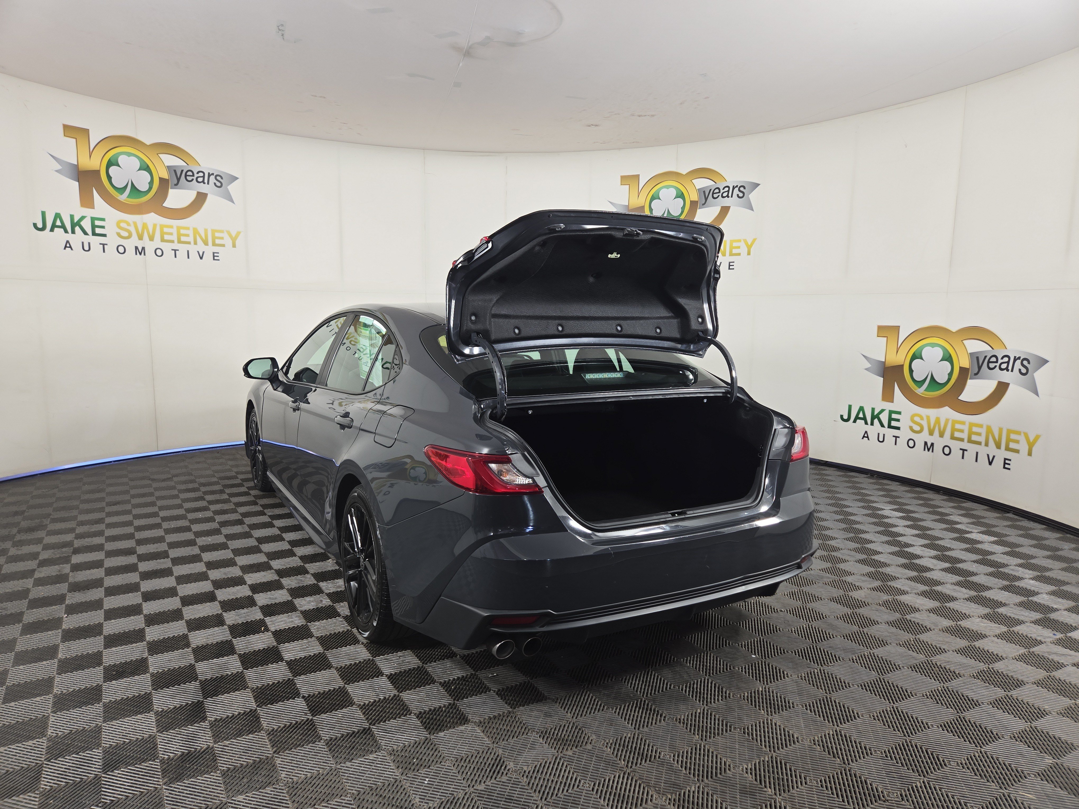 Used 2025 Toyota Camry SE FWD image 30