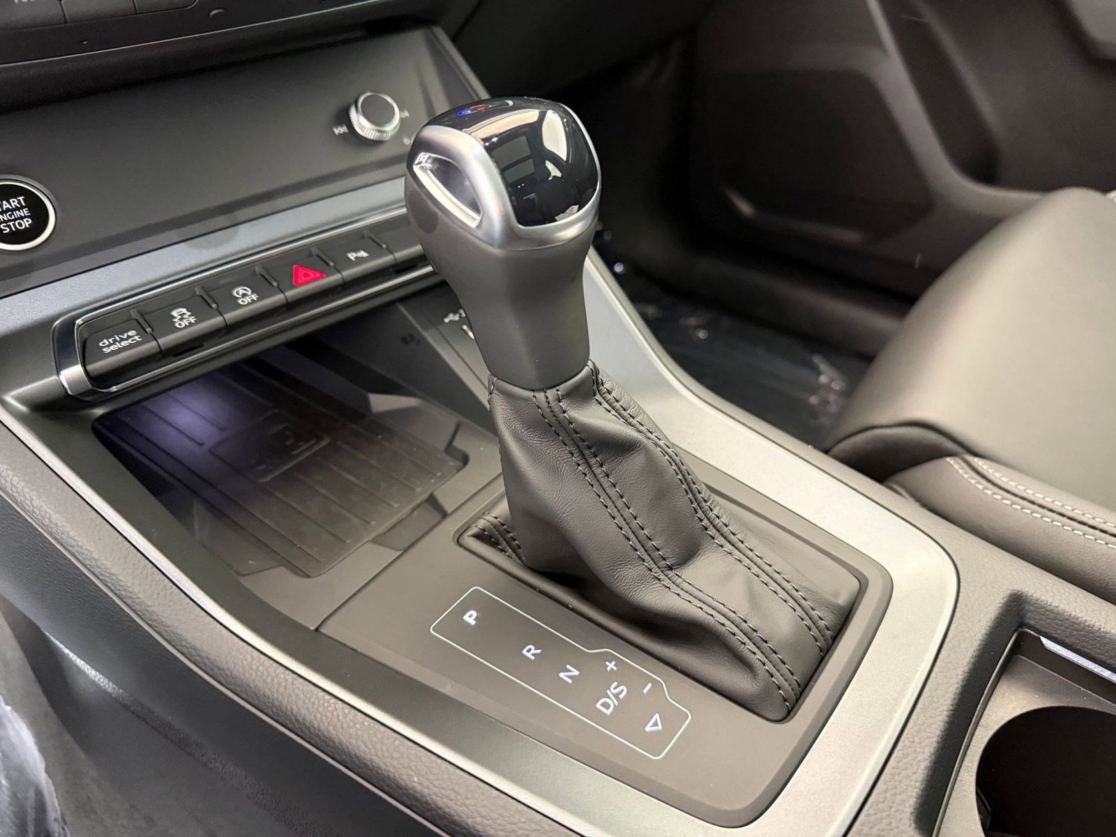 Certified 2025 Audi Q3 2.0T Premium image 17