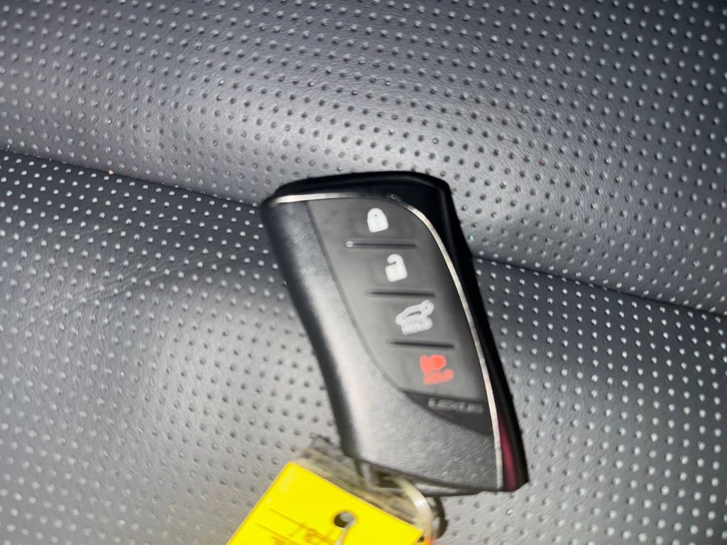 Used 2025 Lexus GX 550 w/ Cold Area Package image 31