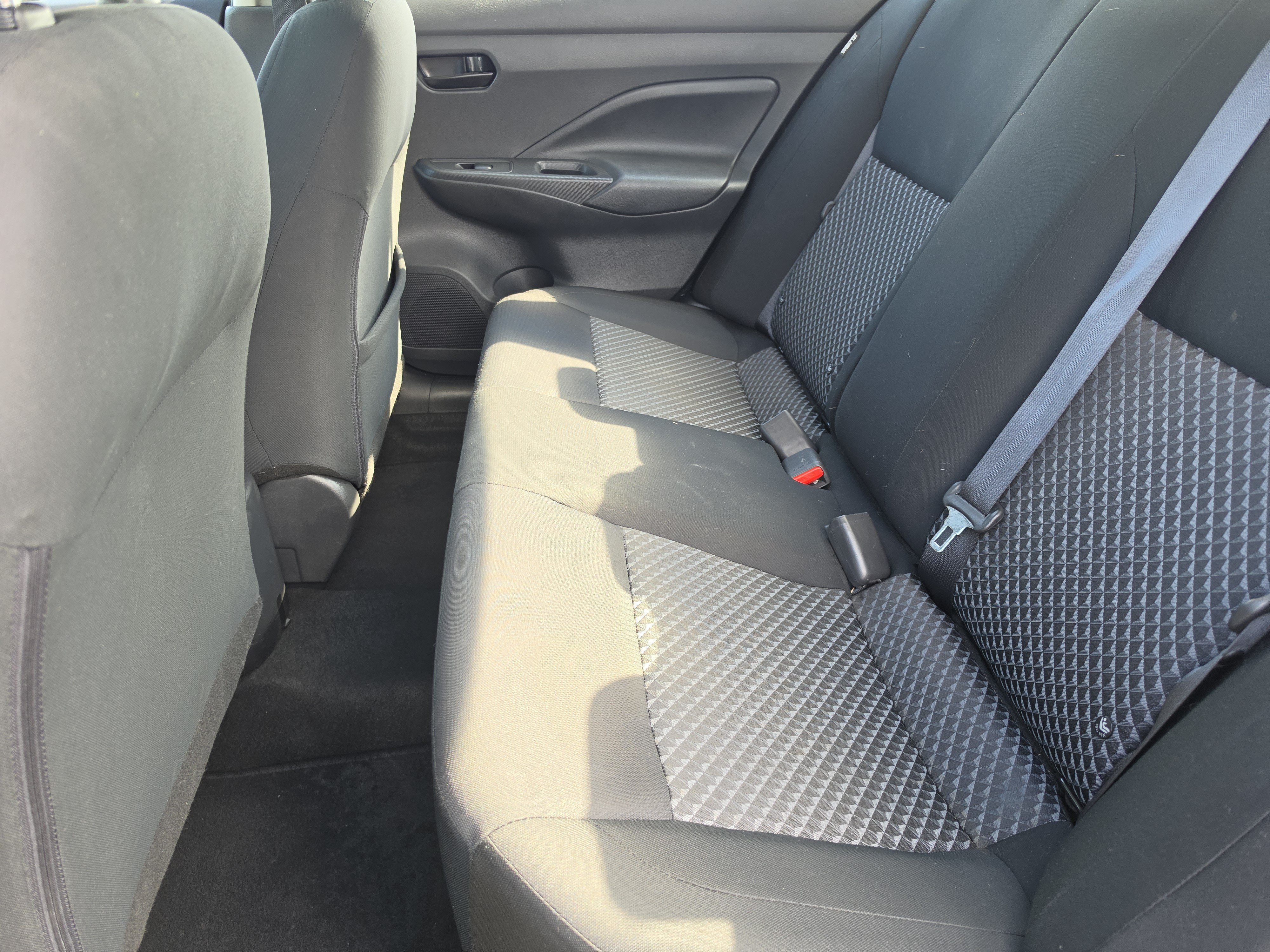 Used 2021 Nissan Versa S FWD image 8