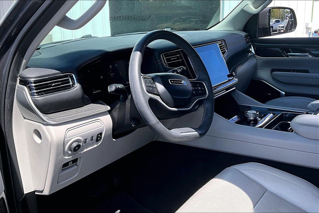 Used 2022 Jeep Wagoneer Series III w/ Flexible Seating Group RWD image 17