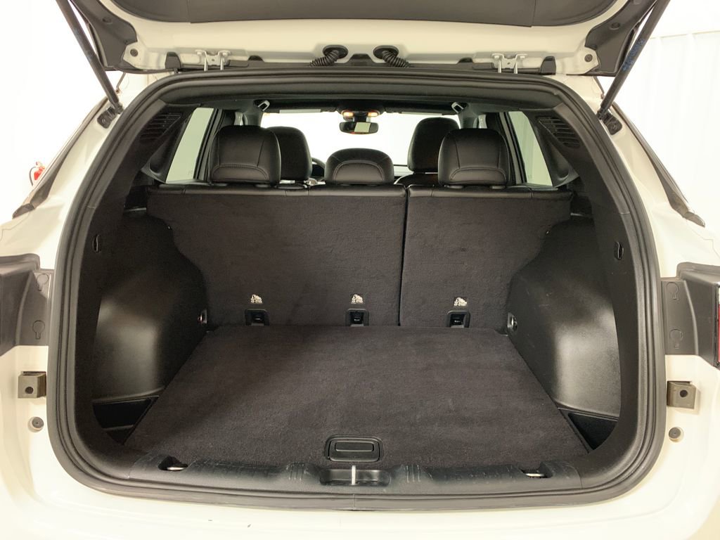 Used 2024 Jeep Compass Trailhawk image 16