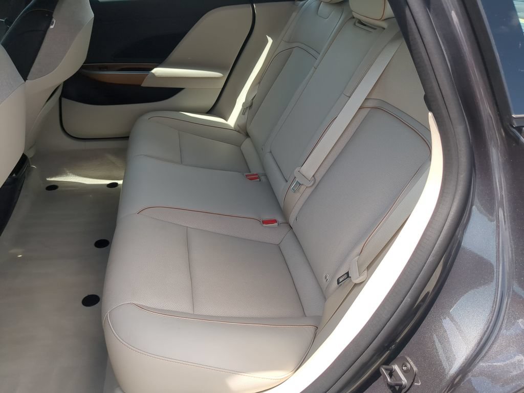 Used 2024 Lucid Air Touring AWD/4WD image 18