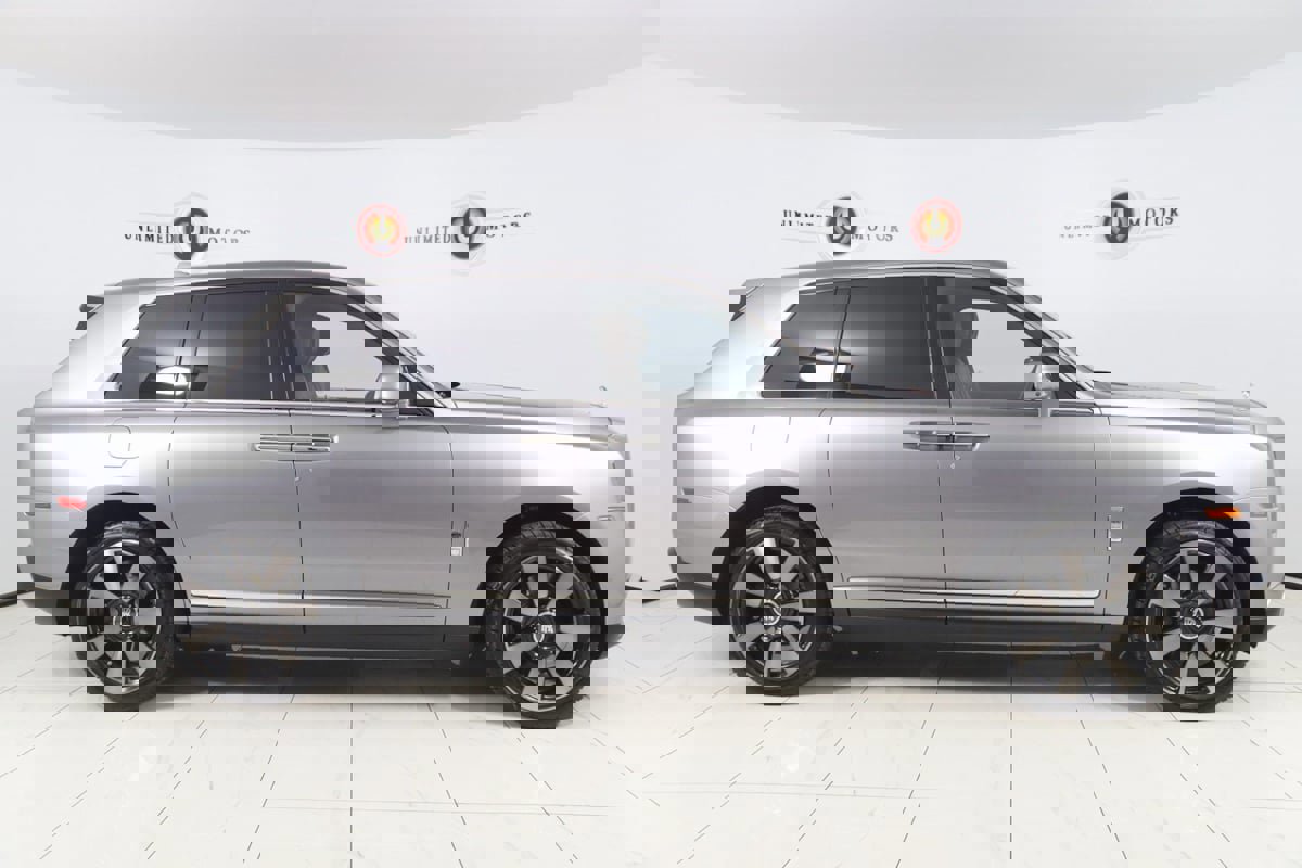 Used 2020 Rolls-Royce Cullinan image 2