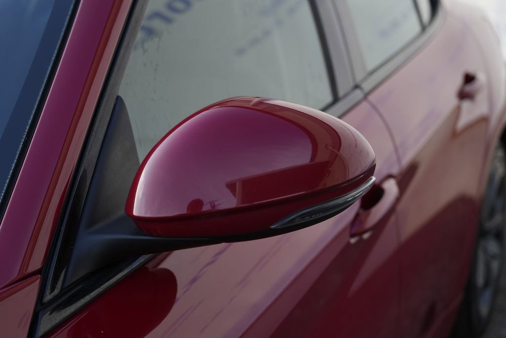 Used 2018 Alfa Romeo Giulia image 12