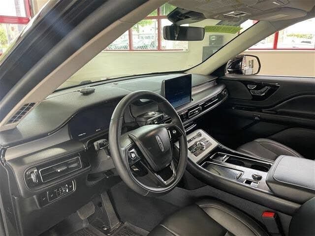 Used 2023 Lincoln Aviator AWD image 19