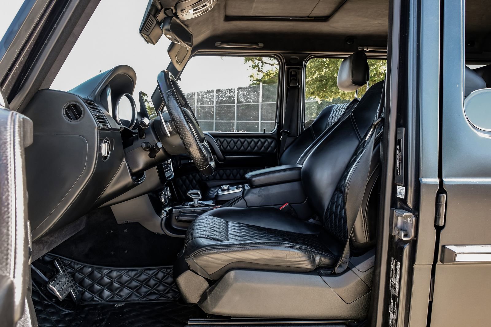 Used 2017 Mercedes-Benz G 63 AMG 4MATIC image 4