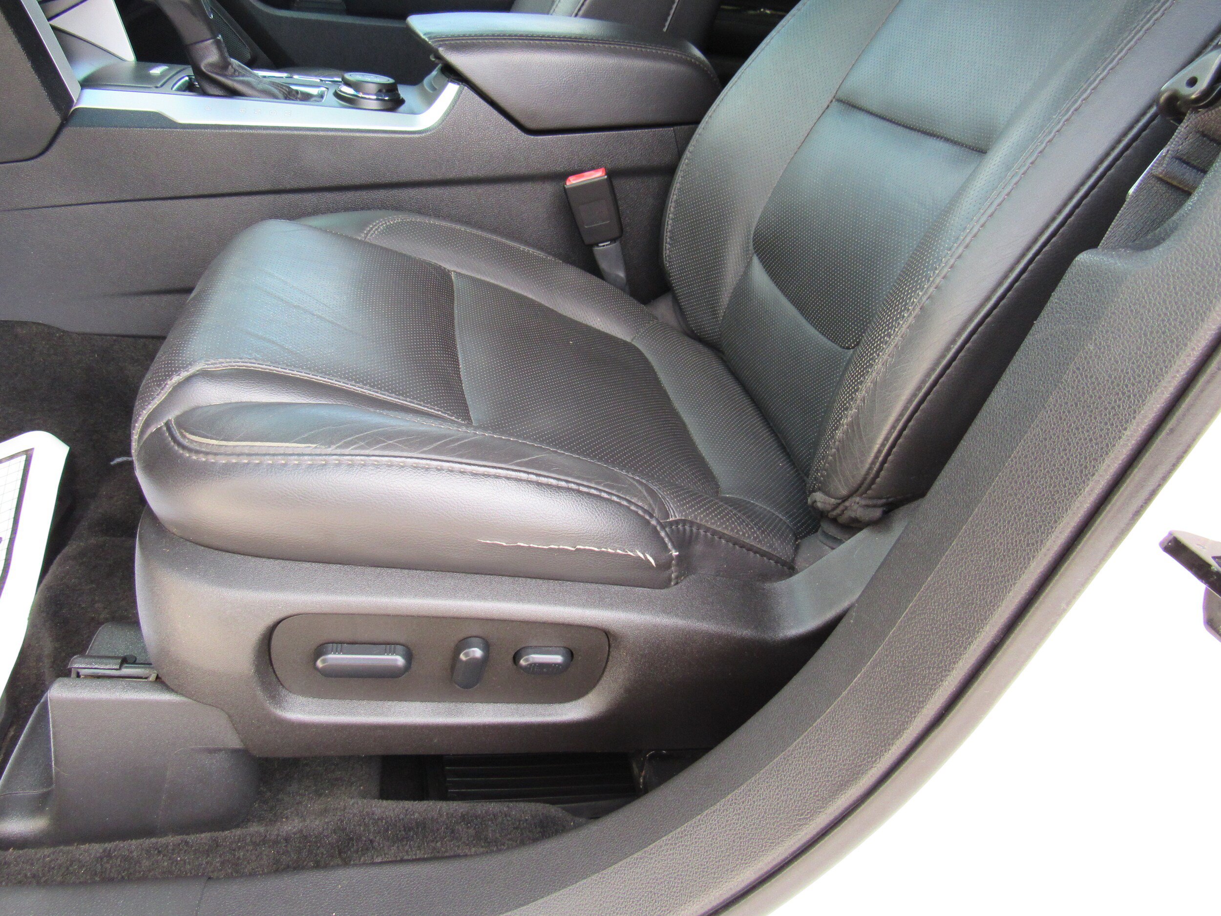 Used 2015 Ford Explorer Limited w/ Equipment Group 301A AWD/4WD image 14