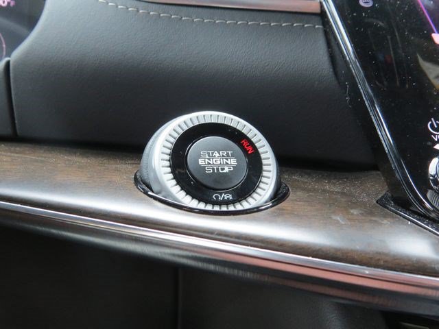 Used 2023 Jeep Grand Wagoneer Series II AWD/4WD image 6