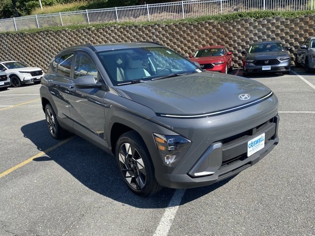 Used 2025 Hyundai Kona SEL image 2