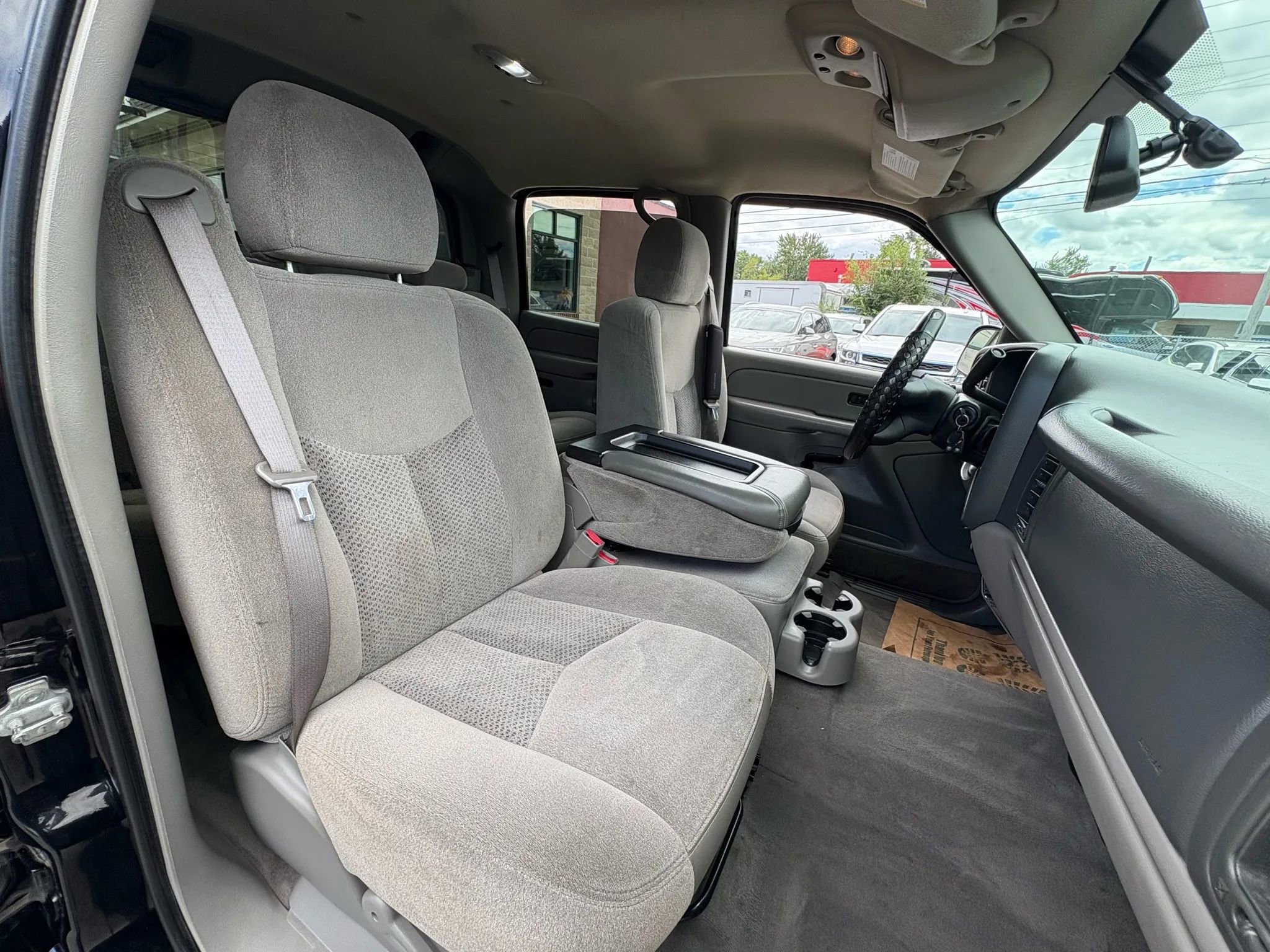 Used 2005 Chevrolet Avalanche Z71 w/ Preferred Equipment Group image 9