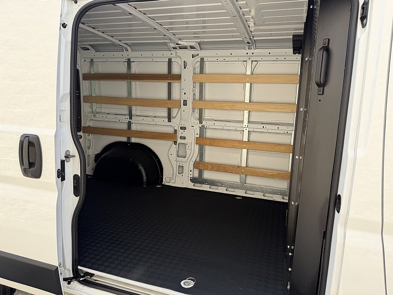 Used 2025 RAM ProMaster 2500 w/ U-Haul Equipment Group FWD image 20