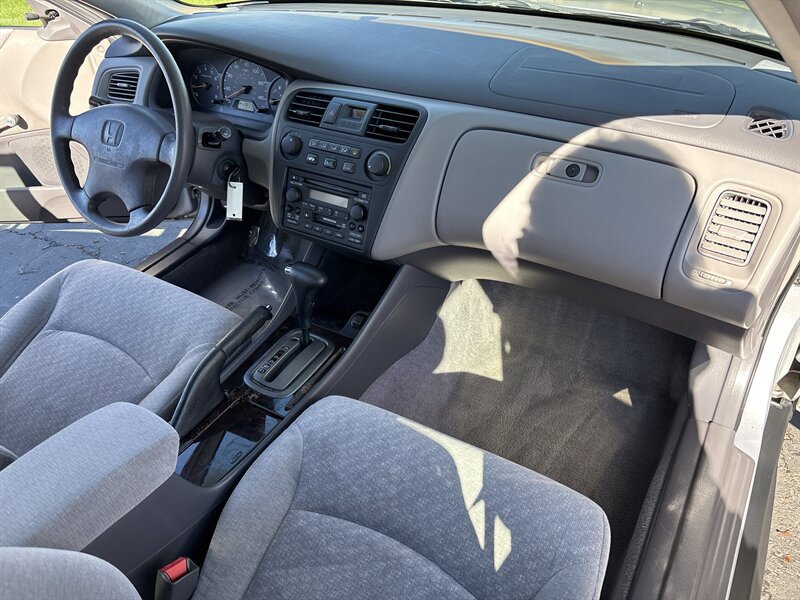 Used 2001 Honda Accord VP image 31