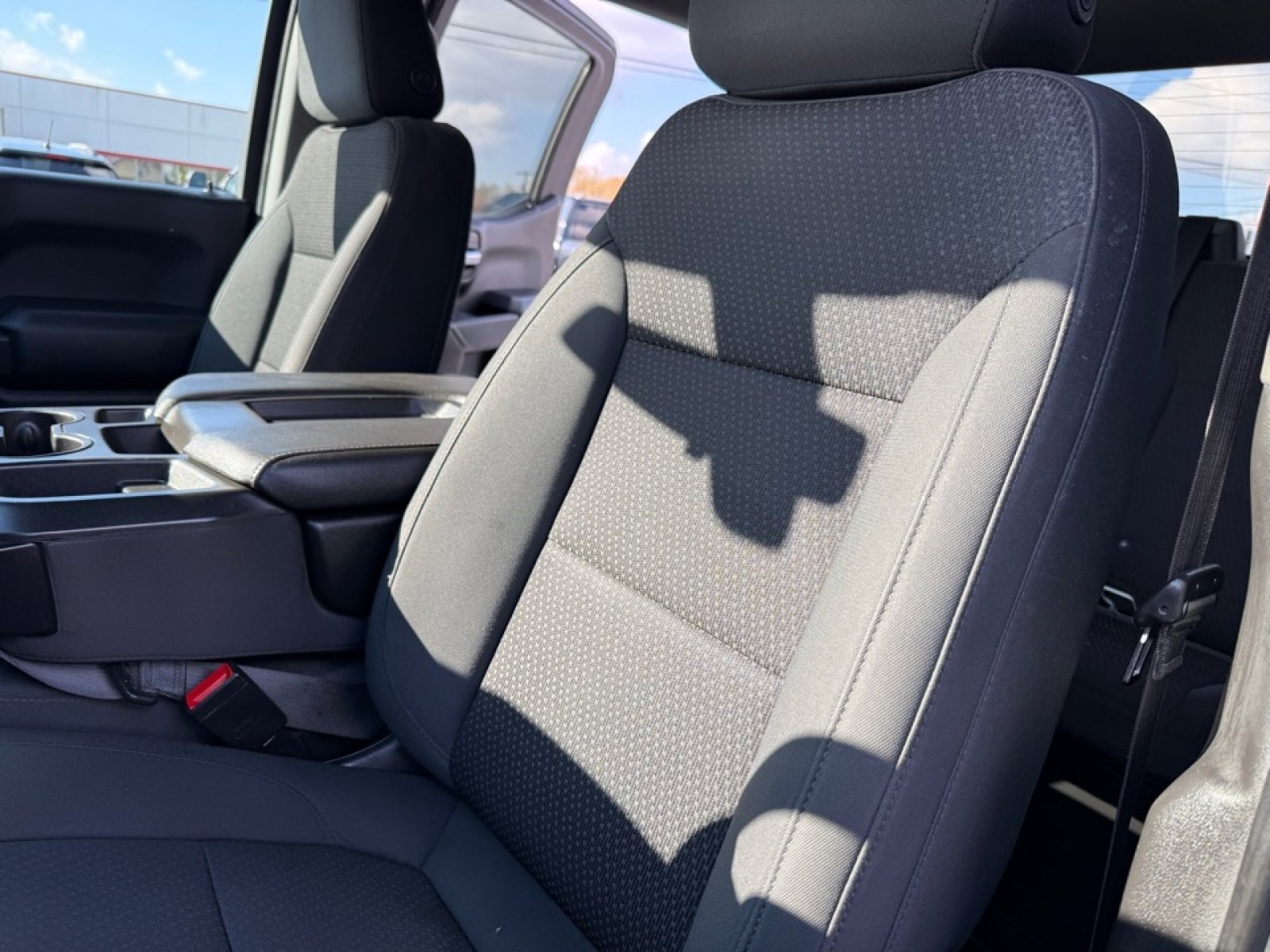 Used 2021 GMC Sierra 1500 4x4 Crew Cab w/ Sierra Value Package image 16