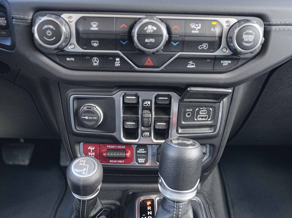 Used 2025 Jeep Wrangler Unlimited Rubicon AWD/4WD image 31
