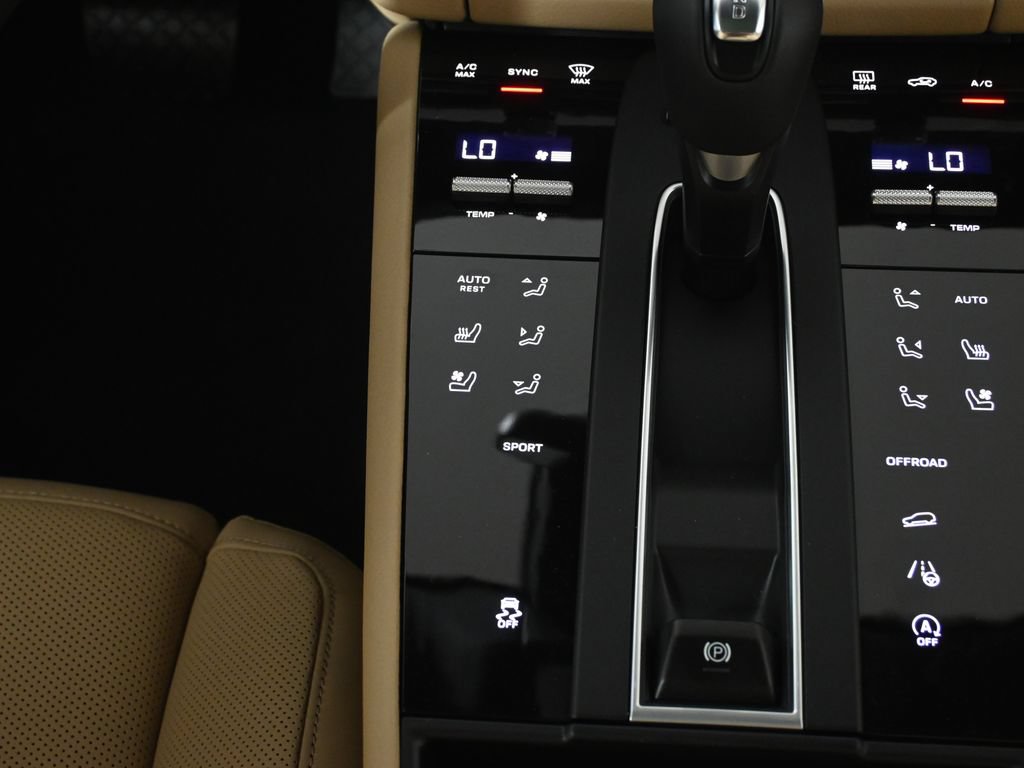 New 2026 Porsche Macan AWD/4WD image 25