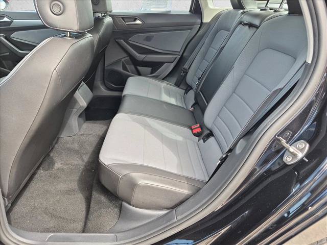 Used 2025 Volkswagen Jetta SE FWD image 18