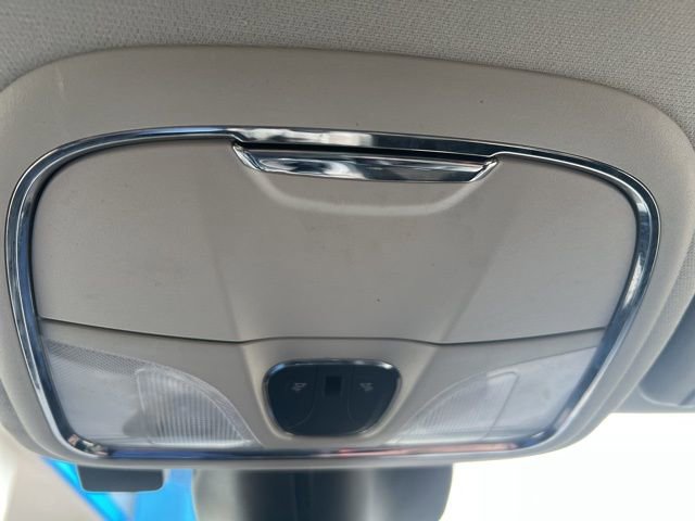 Used 2022 Jeep Cherokee Trailhawk AWD/4WD image 25