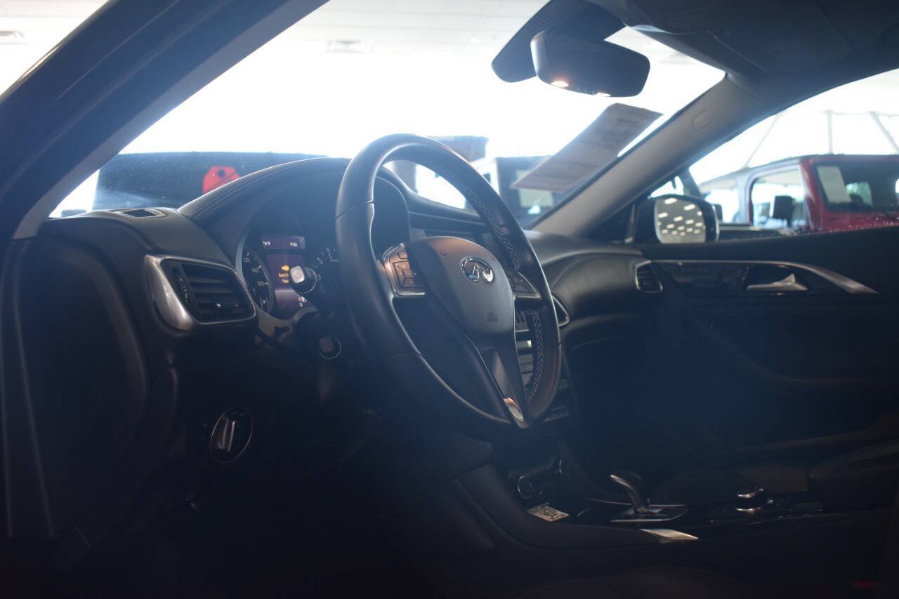 Used 2018 INFINITI QX30 Premium w/ Navigation Package AWD/4WD image 34