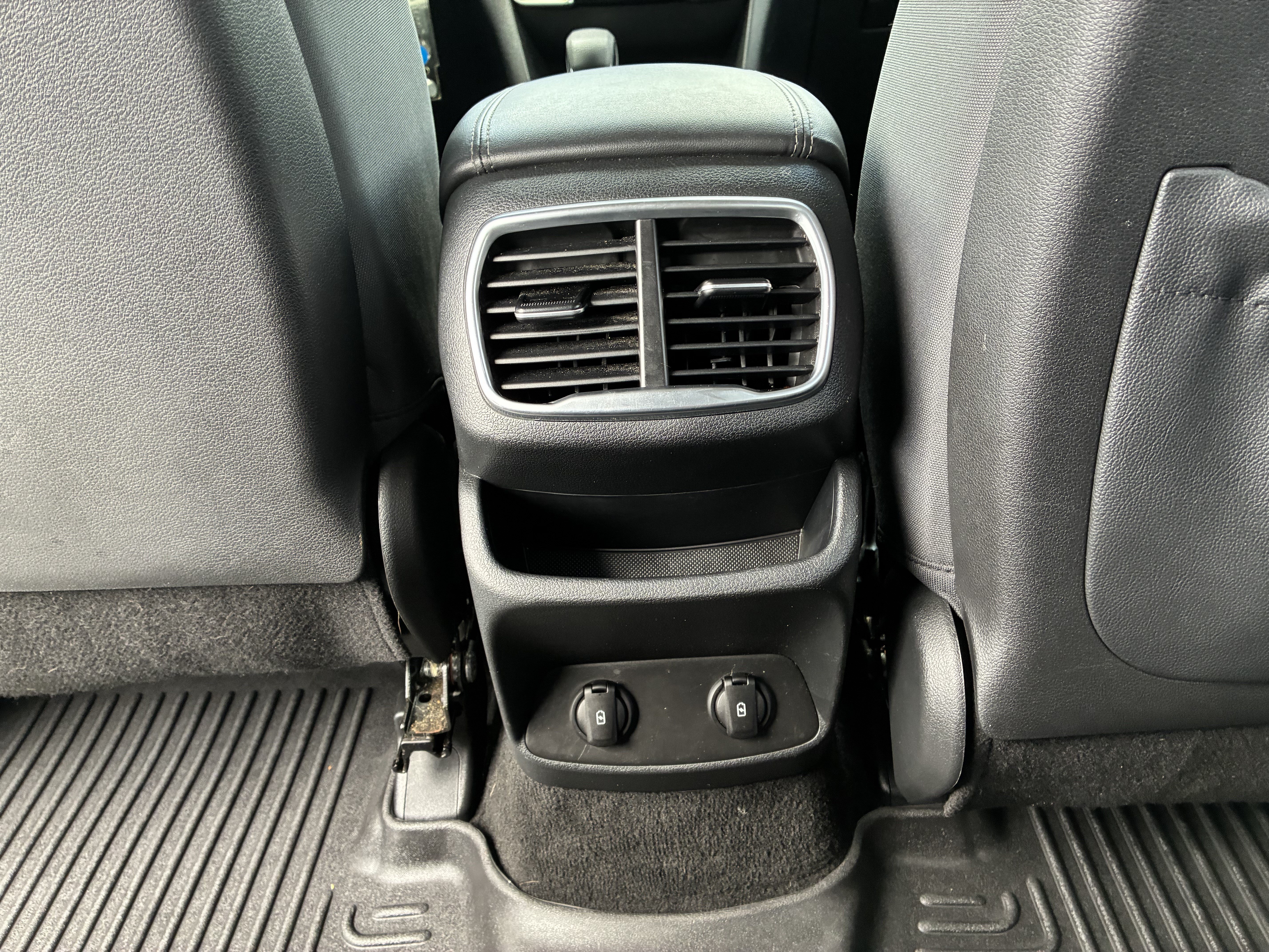 Used 2019 Hyundai Santa Fe SE FWD image 16