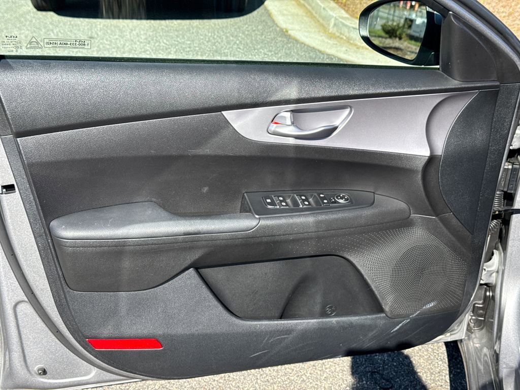 Used 2023 Kia Forte LXS w/ LXS Technology Package FWD image 10