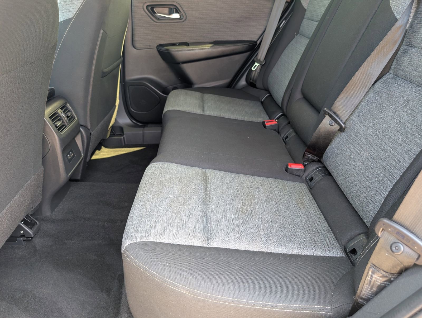 Used 2023 Nissan Rogue SV image 16