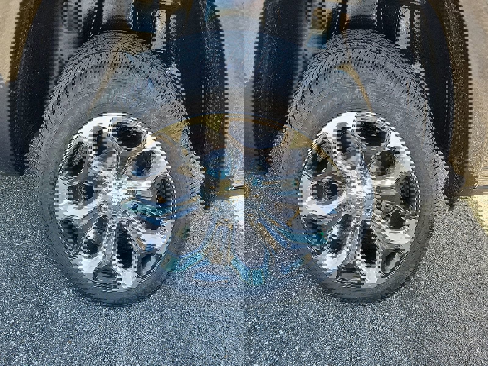 Used 2019 RAM 1500 Limited image 9