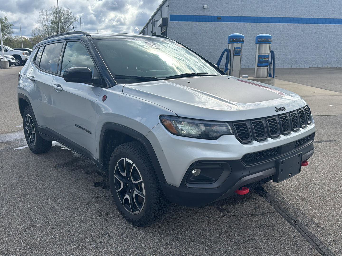 Used 2024 Jeep Compass Trailhawk AWD/4WD image 8