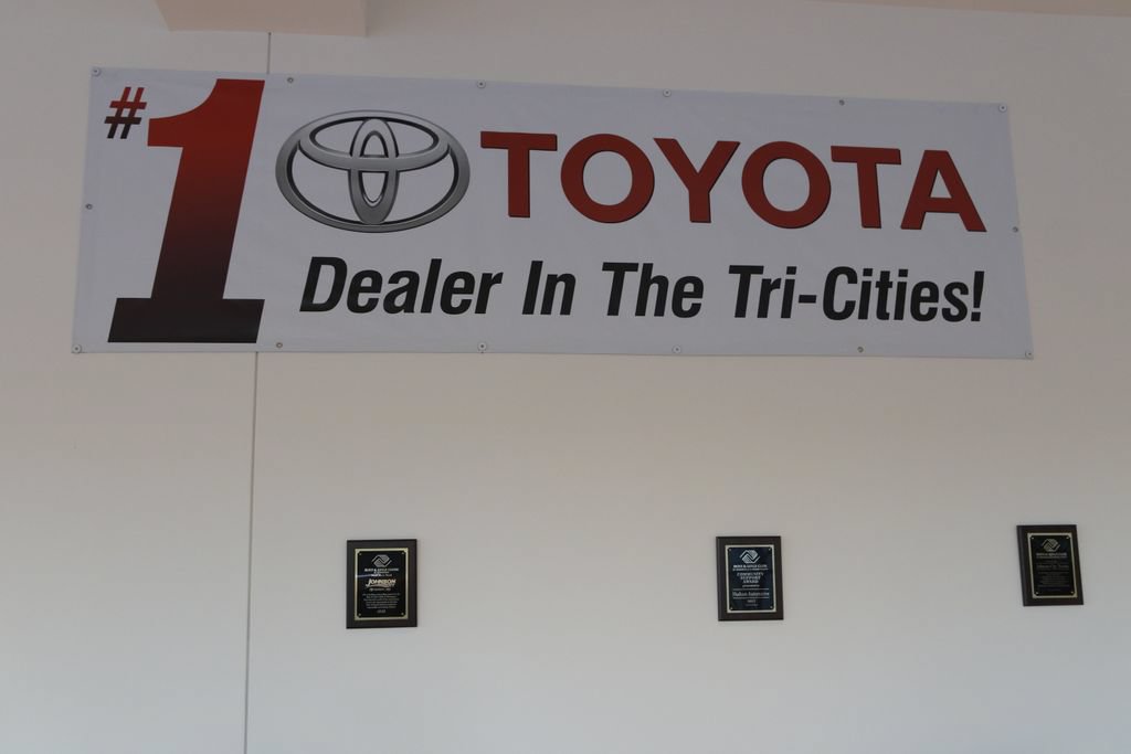 Used 2025 Jeep Gladiator Sport AWD/4WD image 4