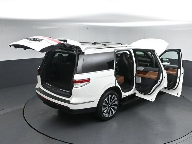 Certified 2023 Lincoln Navigator Reserve AWD/4WD image 61