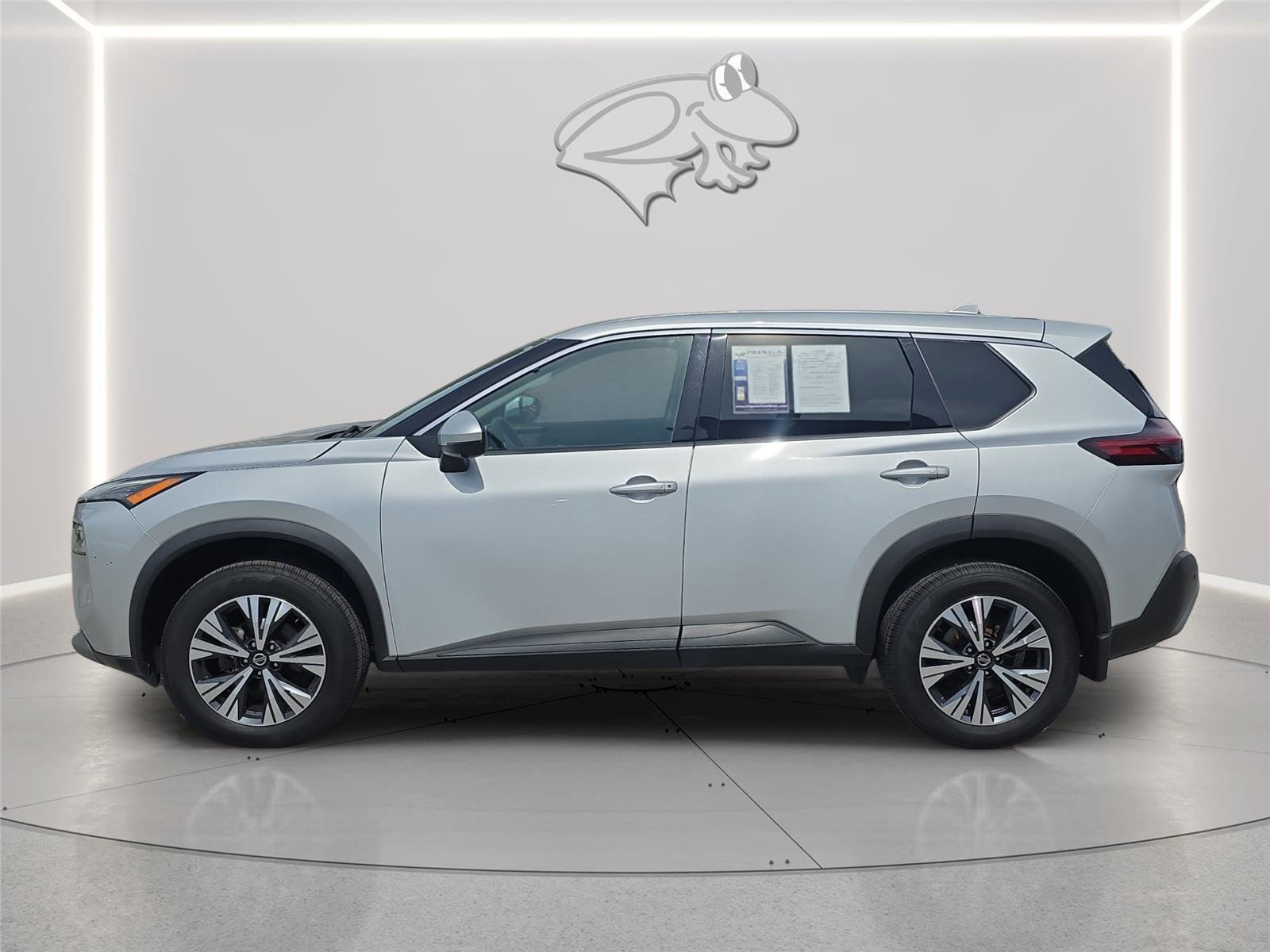 Used 2021 Nissan Rogue SV AWD/4WD image 3