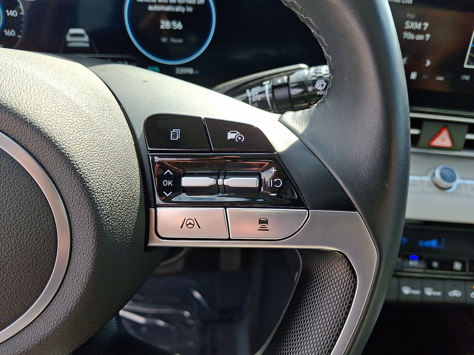 Used 2025 Hyundai Elantra Limited FWD image 23