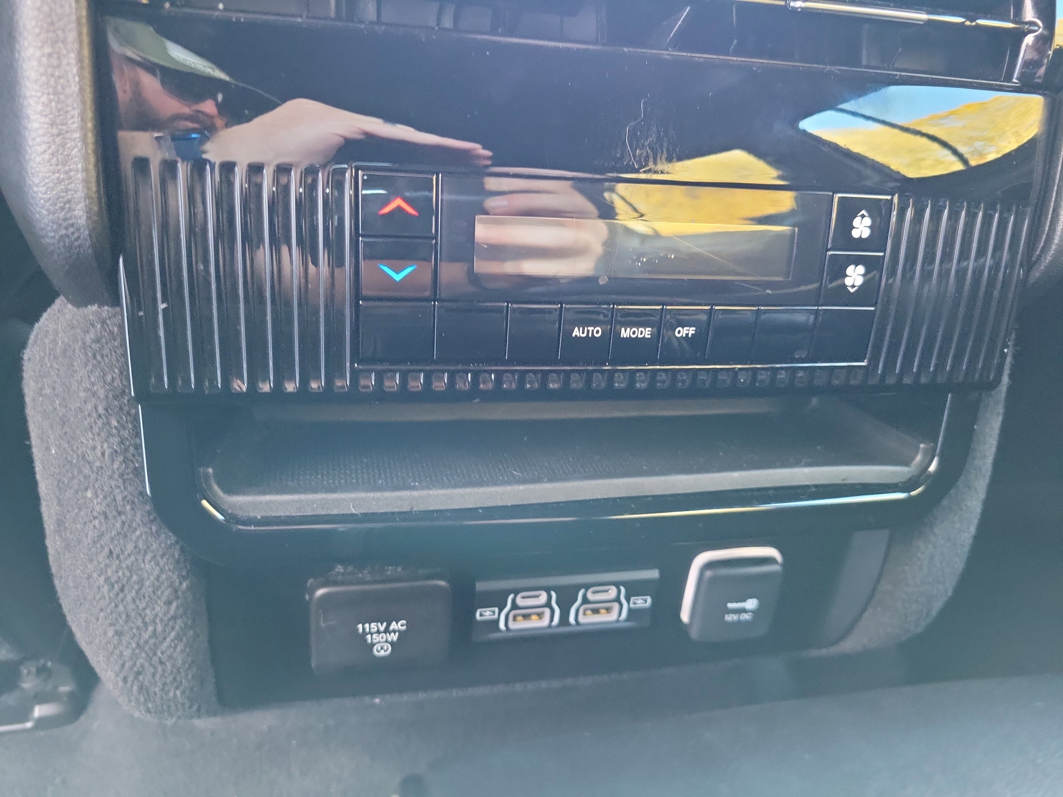 Used 2024 Jeep Wagoneer L Series II image 20