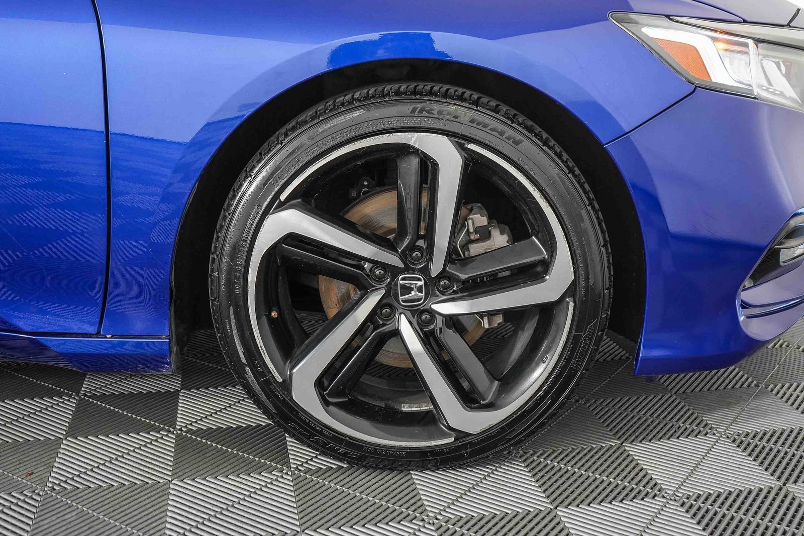 Used 2019 Honda Accord Sport image 10