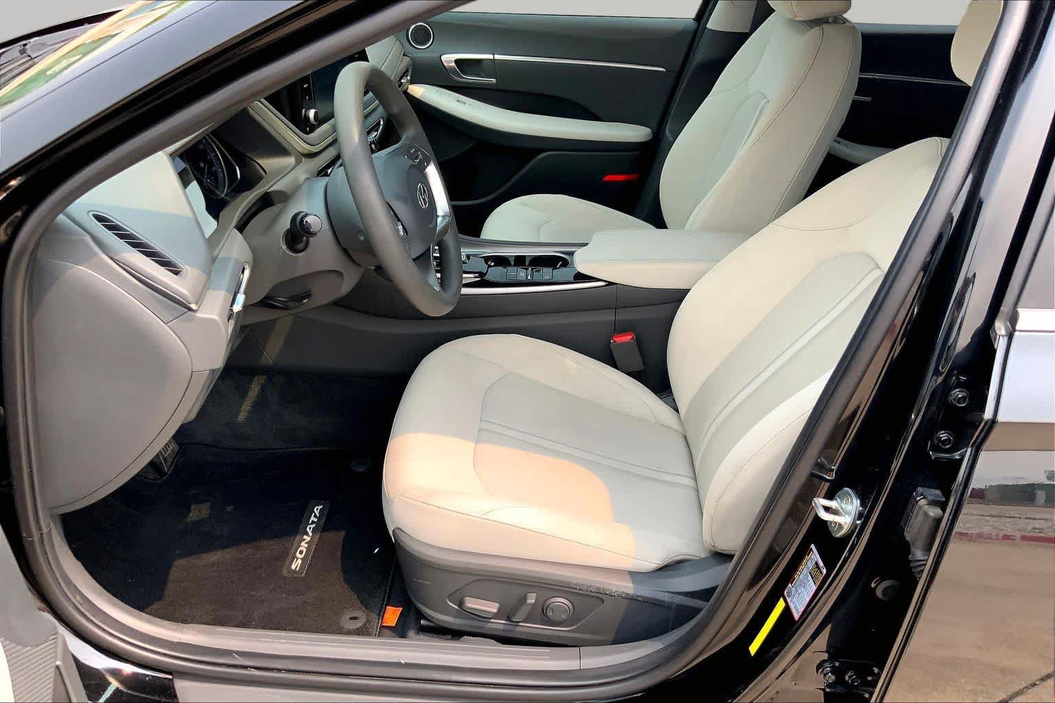 Used 2022 Hyundai Sonata SEL w/ Preferred Accessory Package FWD image 8